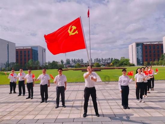 每体：皇马不会打破队内工资标准，不会给姆巴佩天文数字薪水
